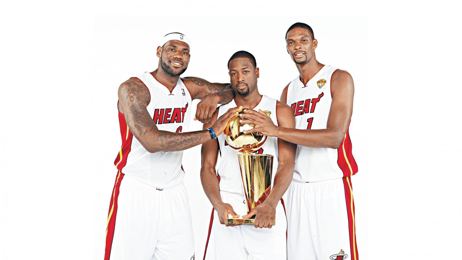 开云体育登录-詹姆斯诠释何谓定海神针，勇士团队风暴席卷奇才—巨星与体系的双重奏